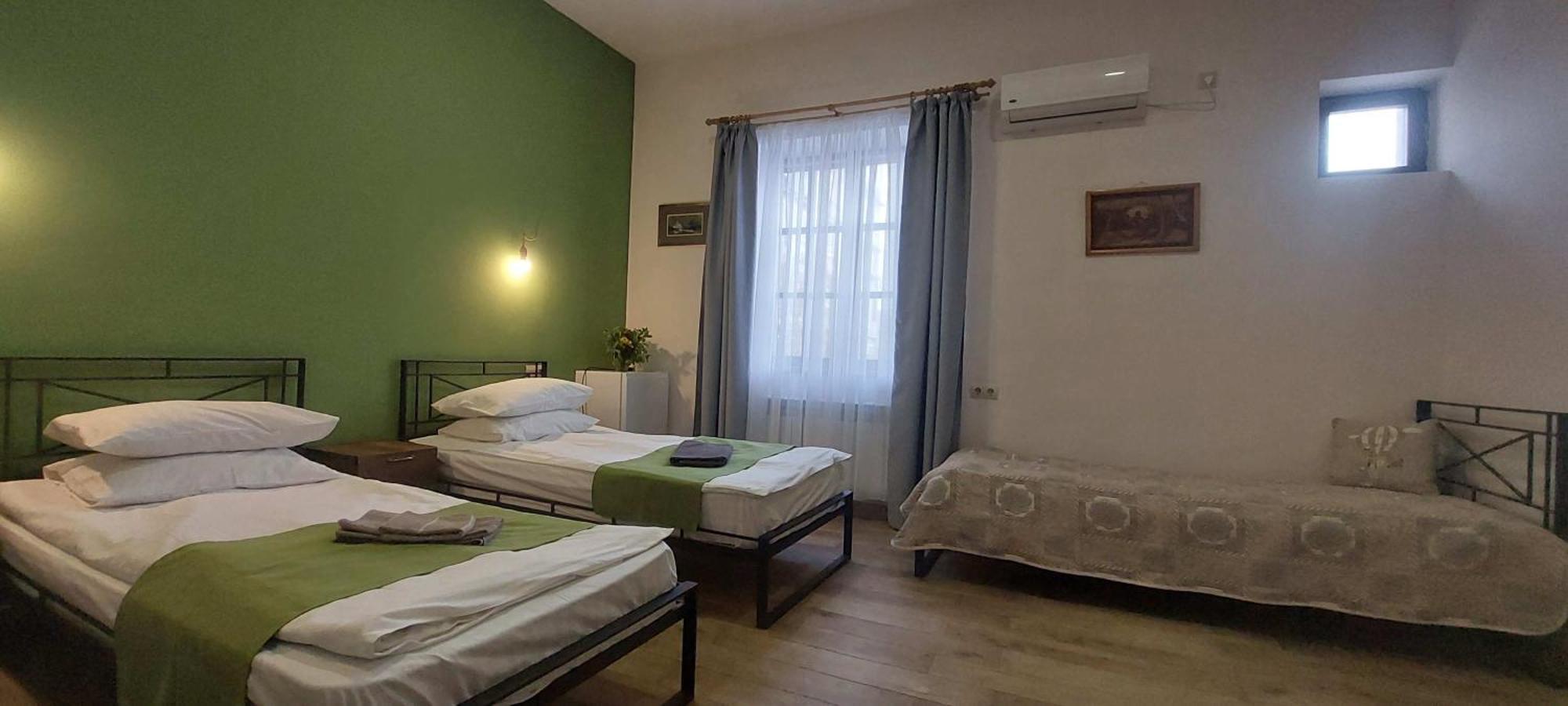 Blur Inn Gallery Jerevan Buitenkant foto
