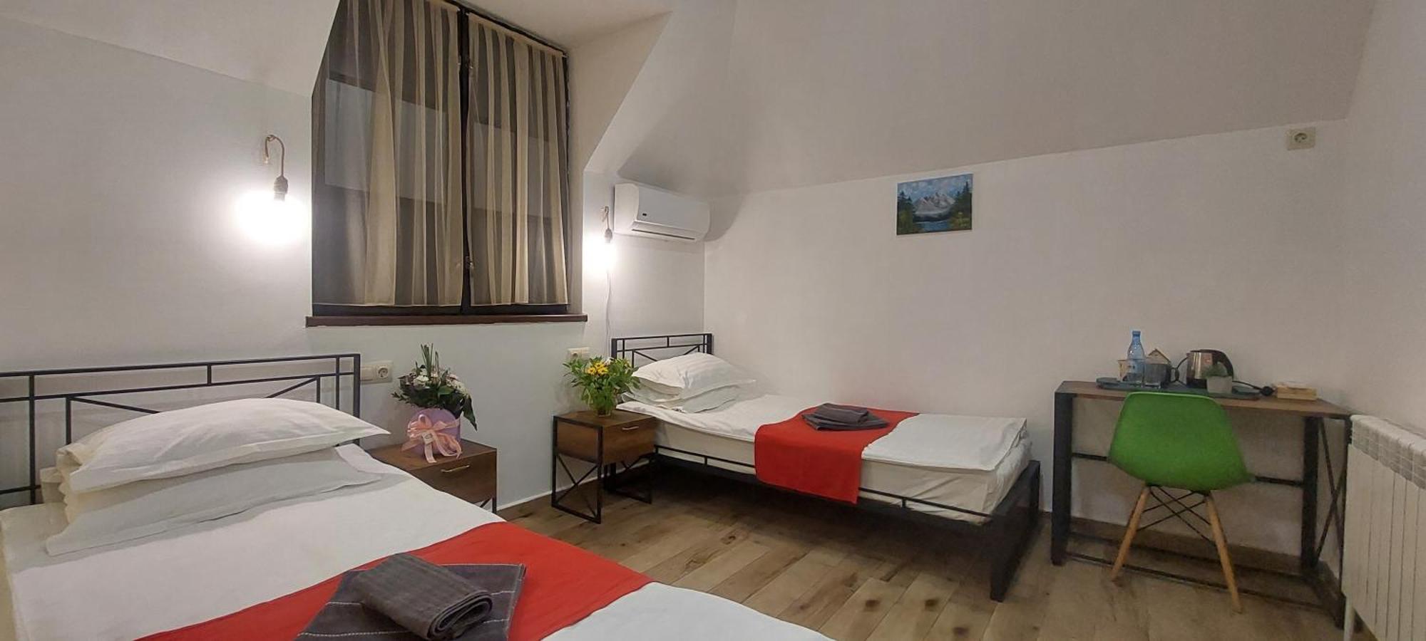 Blur Inn Gallery Jerevan Buitenkant foto