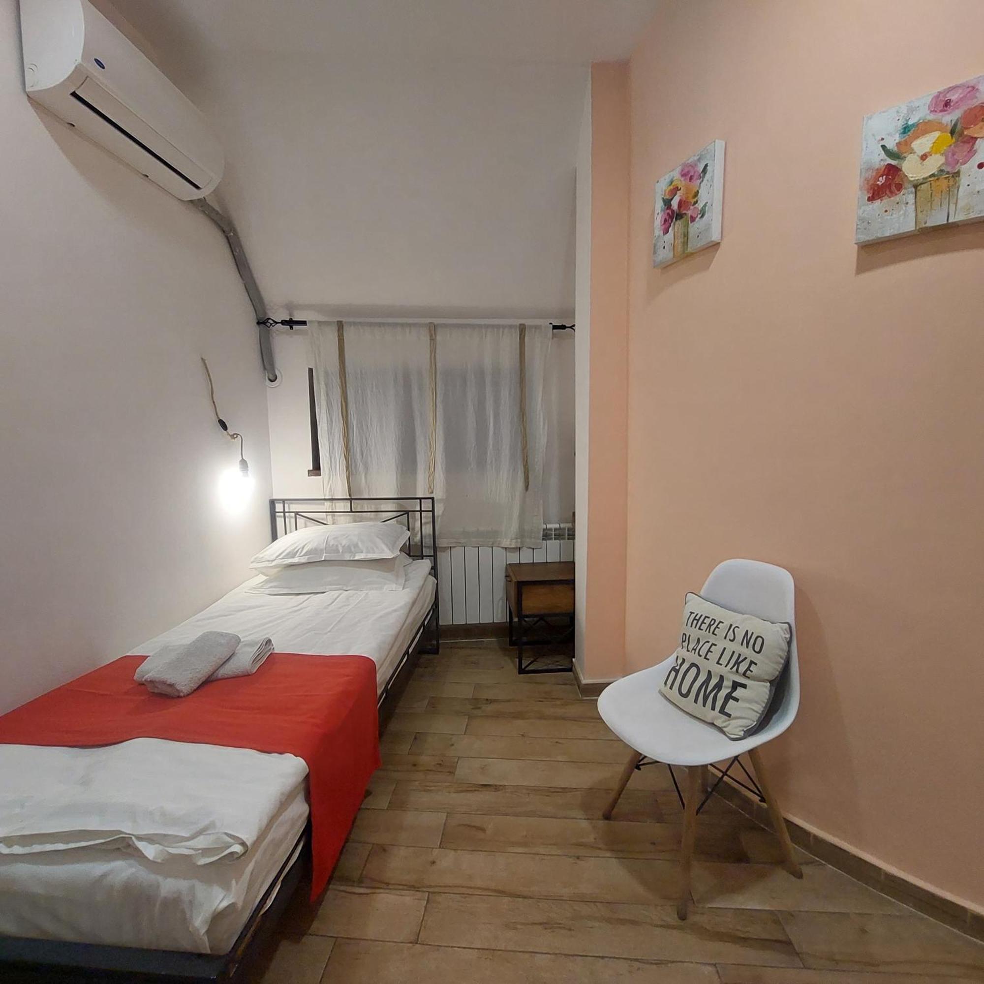 Blur Inn Gallery Jerevan Buitenkant foto