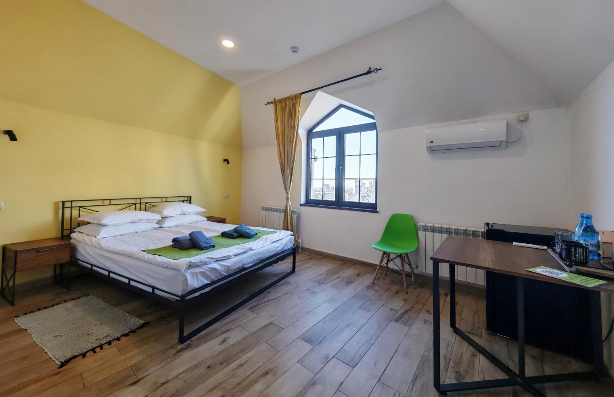 Blur Inn Gallery Jerevan Buitenkant foto