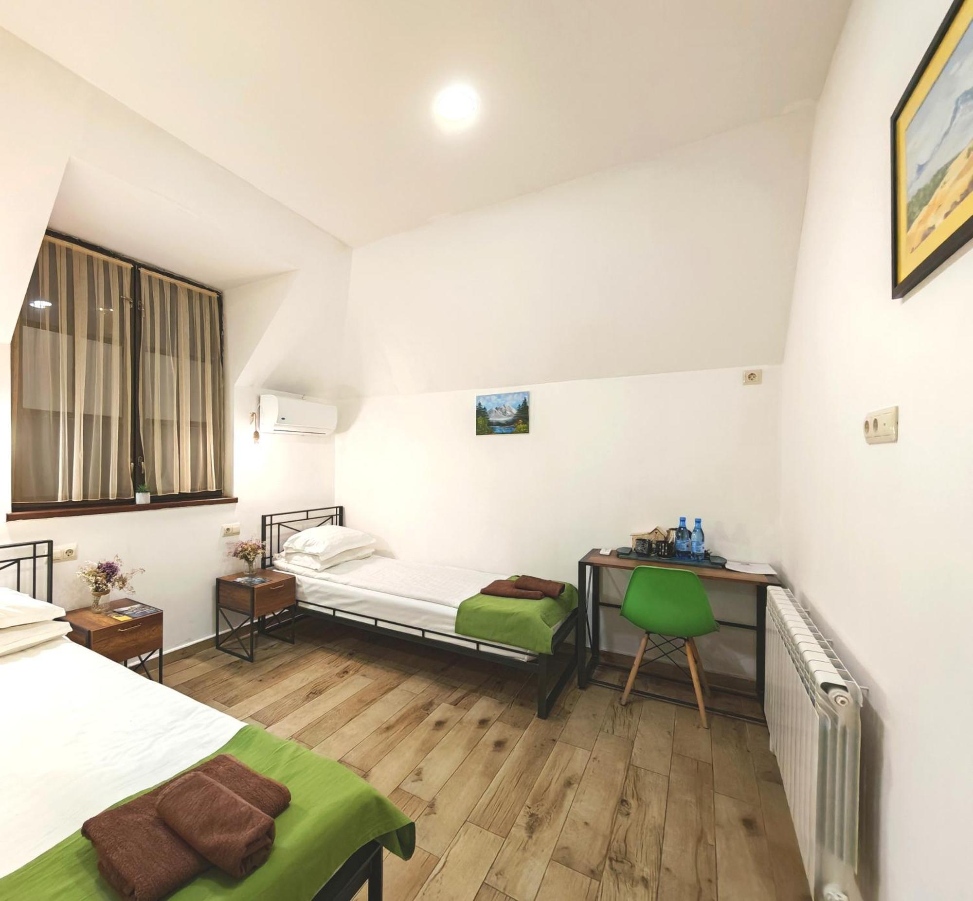 Blur Inn Gallery Jerevan Buitenkant foto
